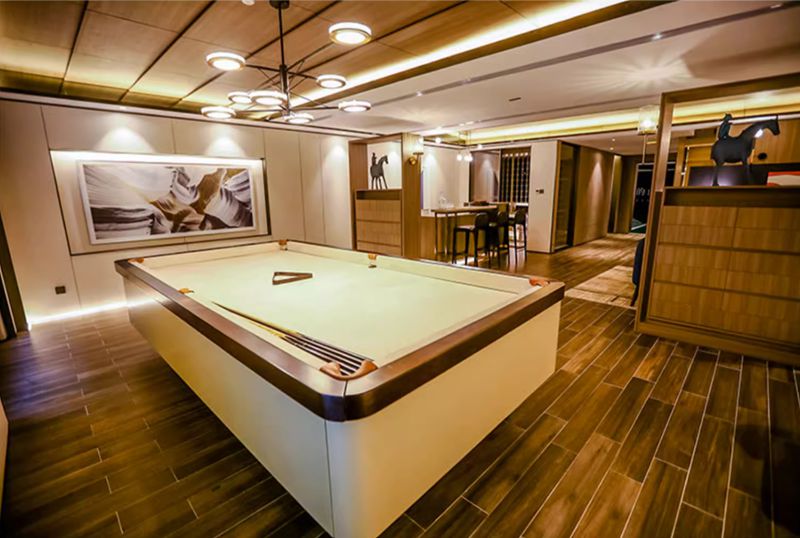 sleek style pool table